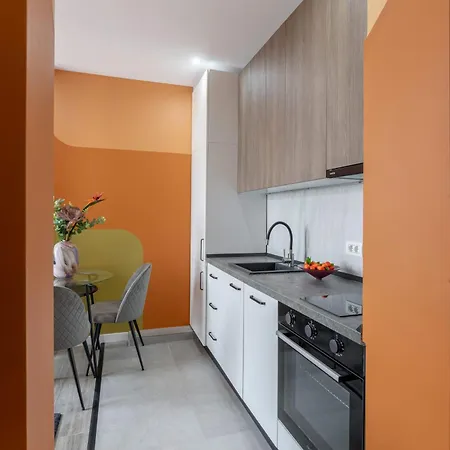 Apartment Amazing Style, Bright Colors, Balconies, 1br Near The Faculty Of Law