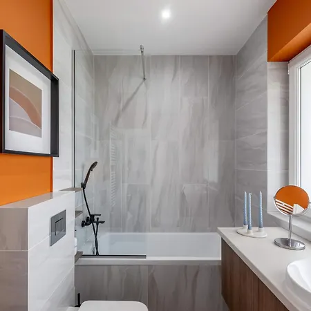 Apartment Amazing Style, Bright Colors, Balconies, 1br Near The Faculty Of Law Bucharest