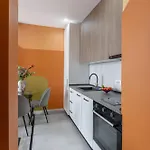 아파트 Amazing Style, Bright Colors, Balconies, 1br Near The Faculty Of Law