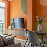 아파트 Amazing Style, Bright Colors, Balconies, 1br Near The Faculty Of Law *
