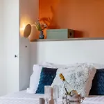 Amazing Style, Bright Colors, Balconies, 1br Near The Faculty Of Law 아파트