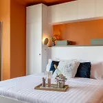 Amazing Style, Bright Colors, Balconies, 1br Near The Faculty Of Law 아파트 *