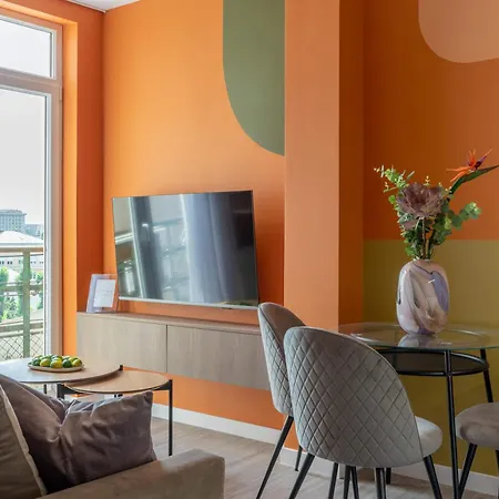 Lägenhet Amazing Style, Bright Colors, Balconies, 1br Near The Faculty Of Law *
