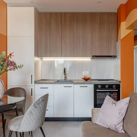 Amazing Style, Bright Colors, Balconies, 1br Near The Faculty Of Law Apartment Bucharest