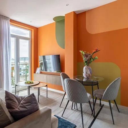 Lägenhet Amazing Style, Bright Colors, Balconies, 1br Near The Faculty Of Law Bukarest
