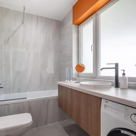 Amazing Style, Bright Colors, Balconies, 1br Near The Faculty Of Law