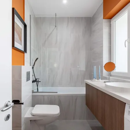 Amazing Style, Bright Colors, Balconies, 1br Near The Faculty Of Law Appartement Bucarest