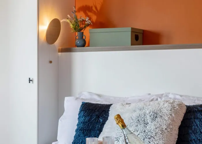 Amazing Style, Bright Colors, Balconies, 1br Near The Faculty Of Law Apartment