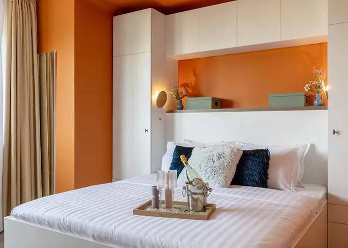 Amazing Style, Bright Colors, Balconies, 1br Near The Faculty Of Law Apartment *