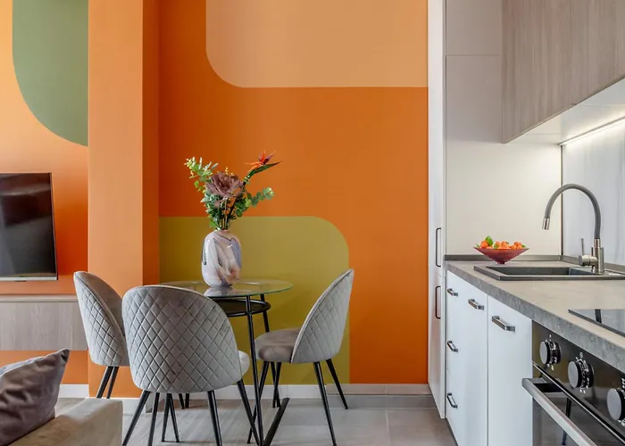 Amazing Style, Bright Colors, Balconies, 1br Near The Faculty Of Law *