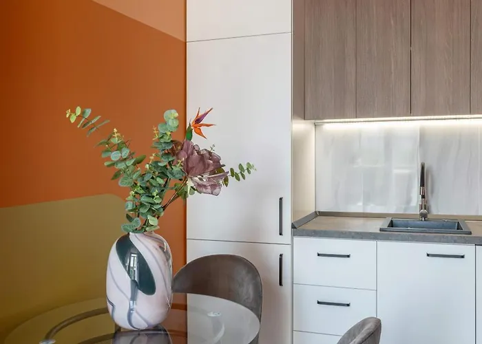 Amazing Style, Bright Colors, Balconies, 1br Near The Faculty Of Law Apartament *