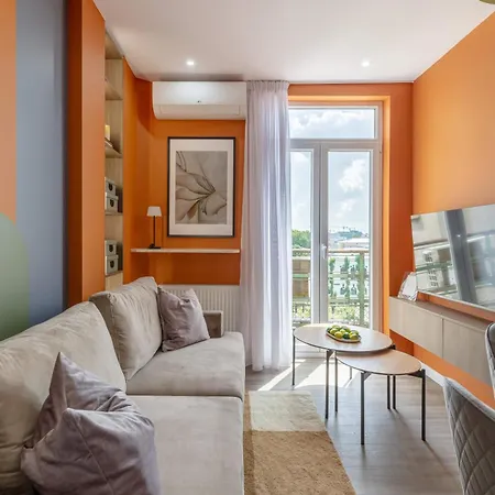 Amazing Style, Bright Colors, Balconies, 1br Near The Faculty Of Law *